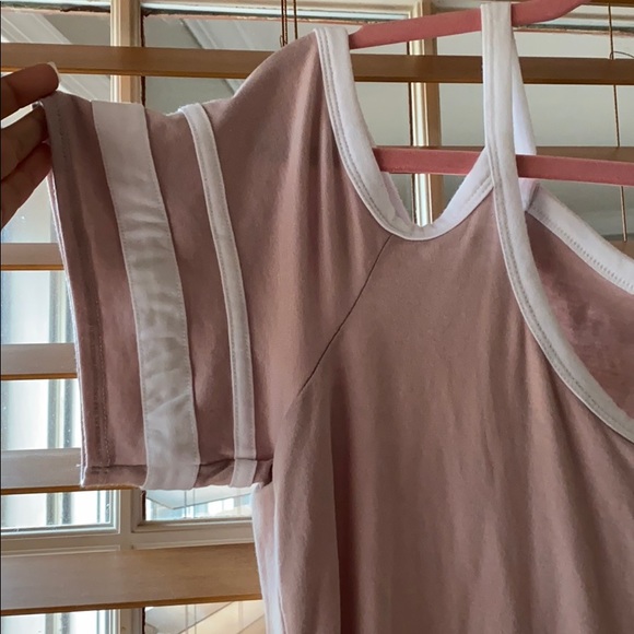 Pink and white summer T-shirt. - Picture 2 of 4